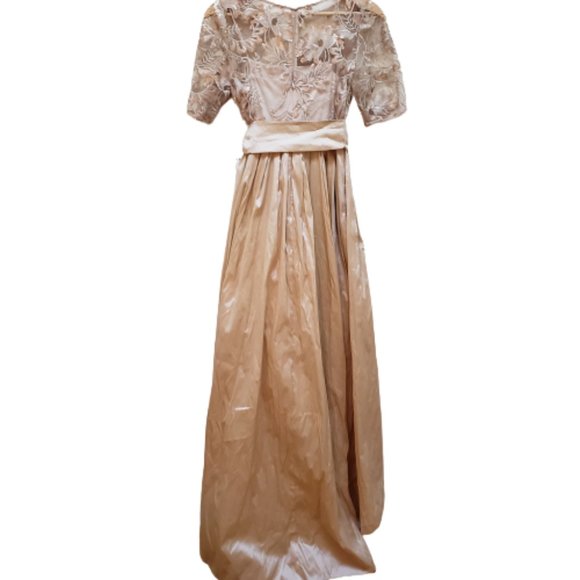 Adrianna Papell *NEW* Sequin Lace & Taffeta Gold Ballgown - Picture 5 of 16